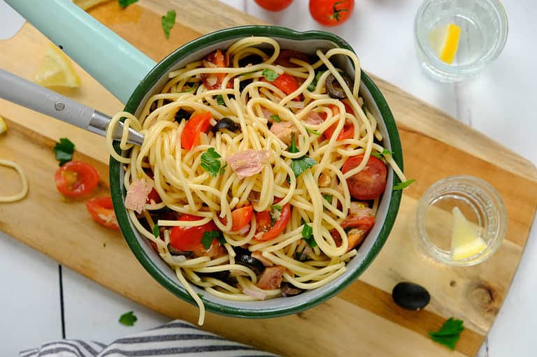 Spaghetti met cherry tomaat en tonijn