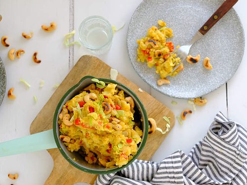 Spitskool stamppot met cashewnoten