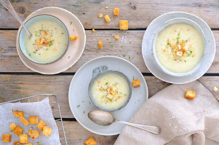 Romige bloemkoolsoep met croutons