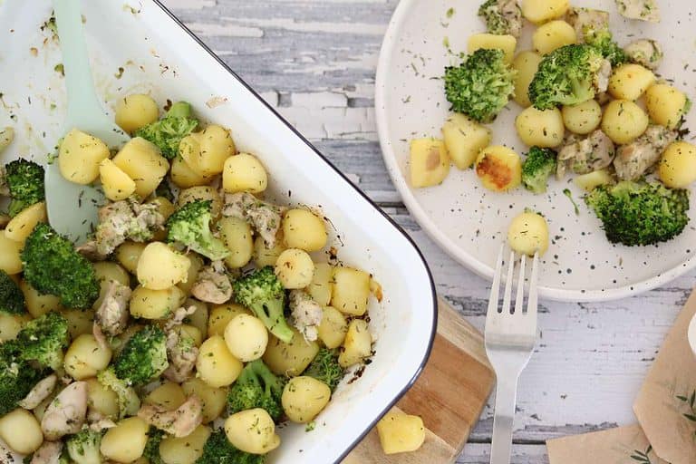 Krieltjes met broccoli en kip uit de oven