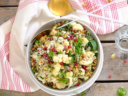 Bloemkoolsalade met granaatappelpitten uit Simpel van Ottolenghi