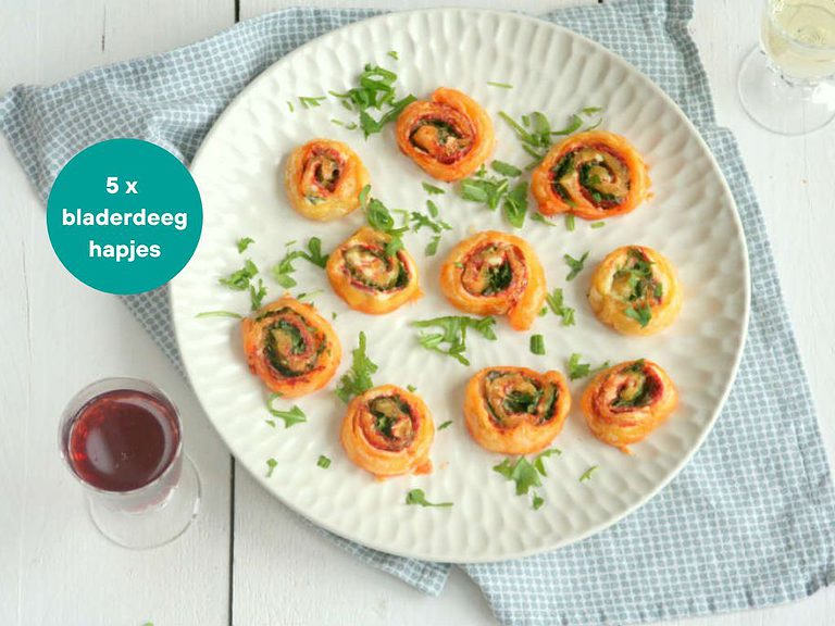 Makkelijke bladerdeeg hapjes voor bij de borrel. Borrelhapjes met bladerdeeg.