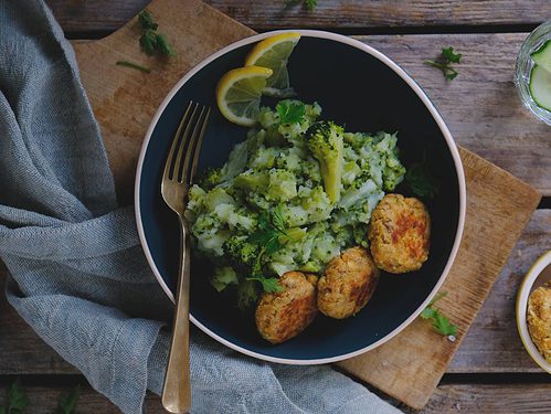 Broccoli stamppot met zalm burgers