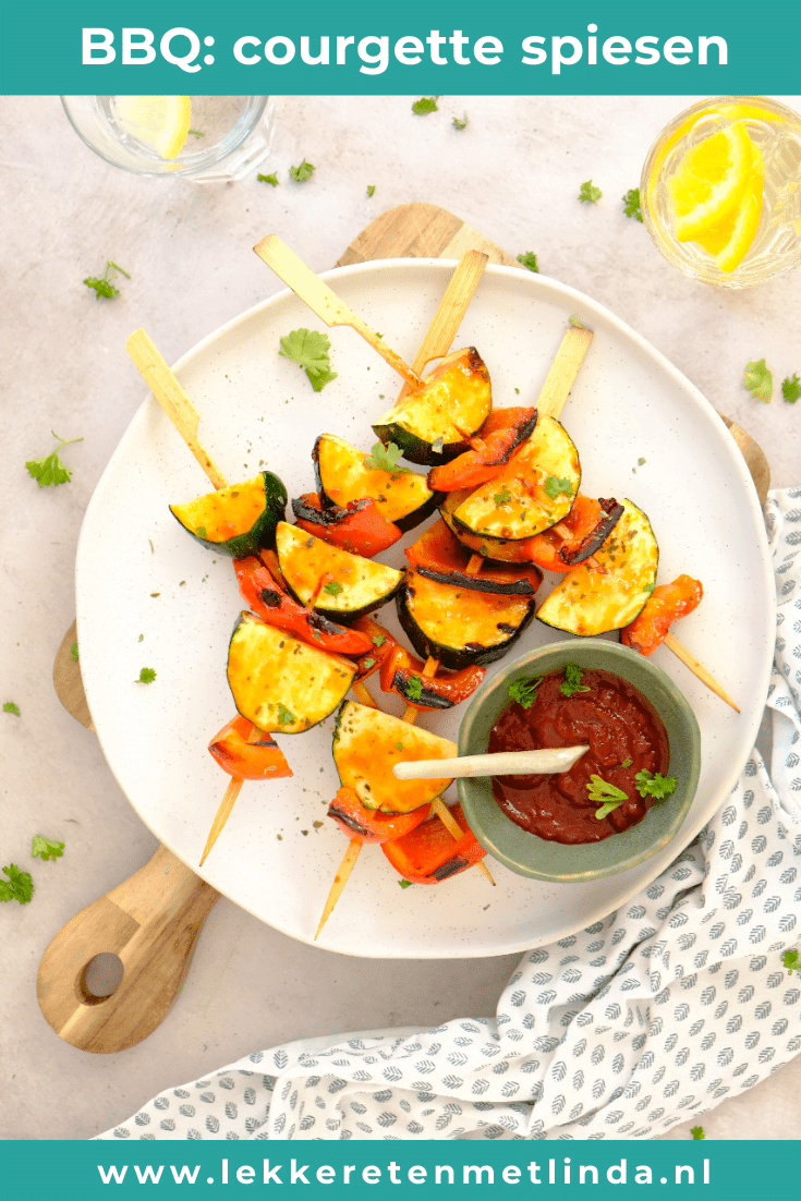 Courgette spiesen van de bbq
