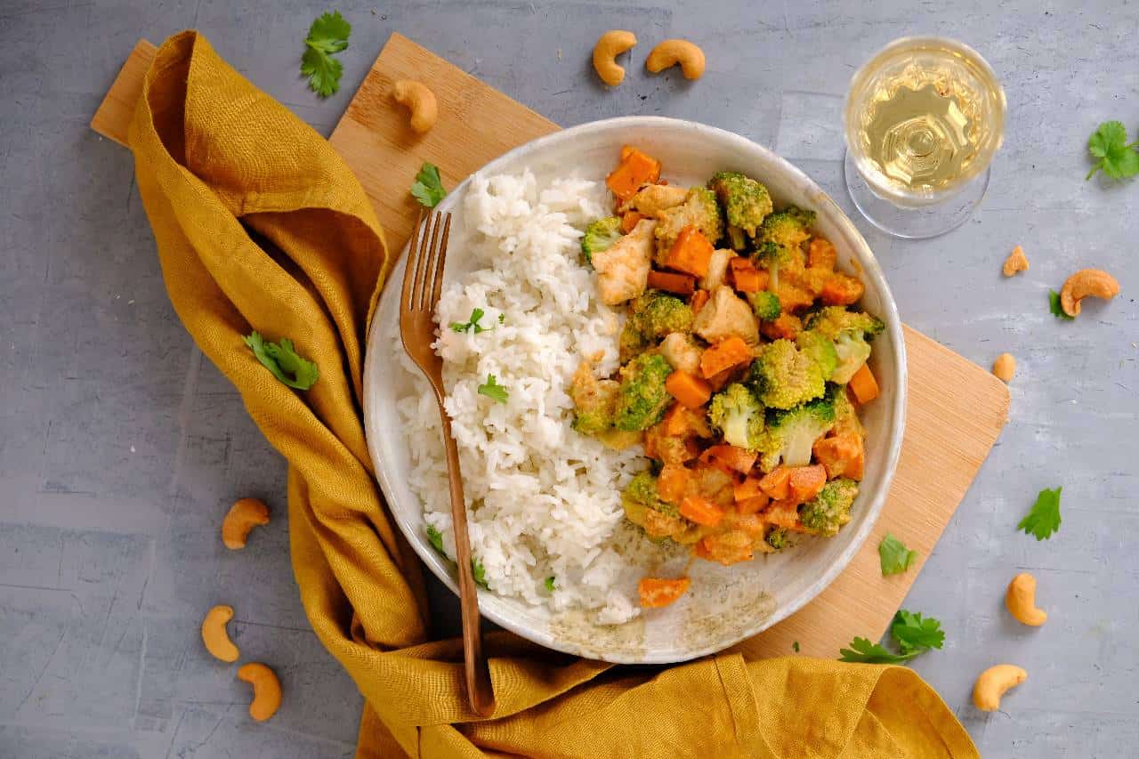 Kip met zoete aardappel en cashewnotensaus