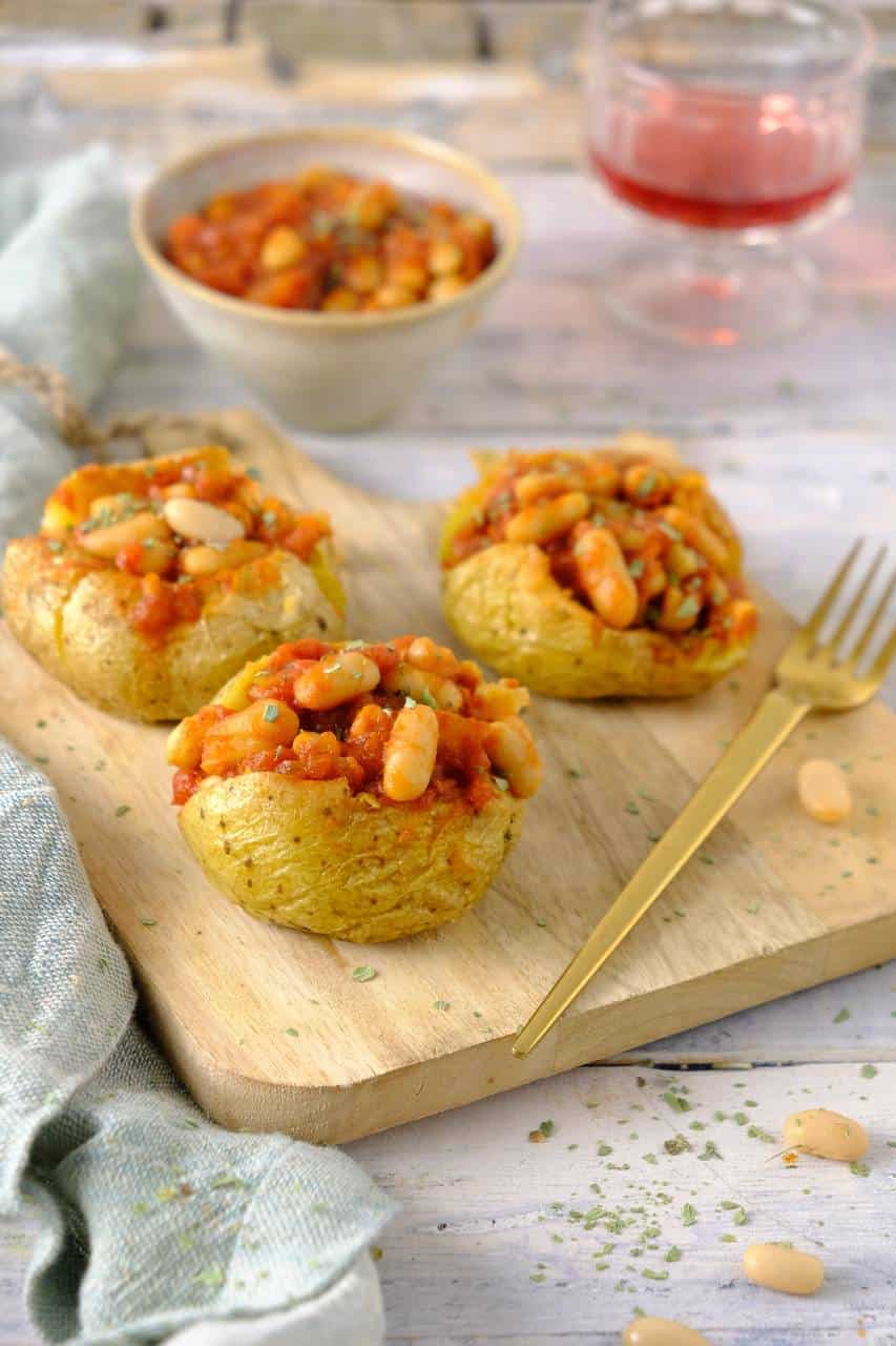 Witte bonen in tomatensaus met gepofte aardappel 3a