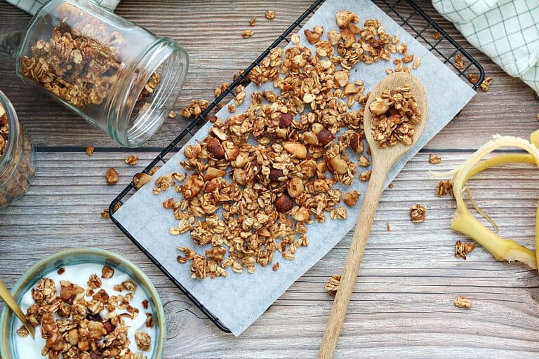 Noten granola met banaan