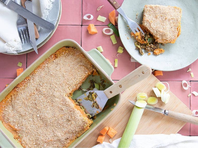 Prei schotel met zoete aardappel puree