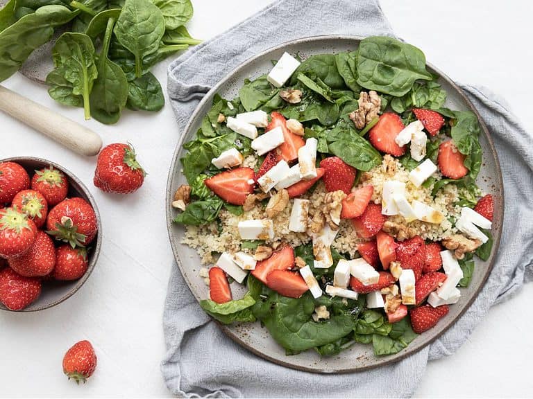 Salade met aardbeien, spinazie en feta