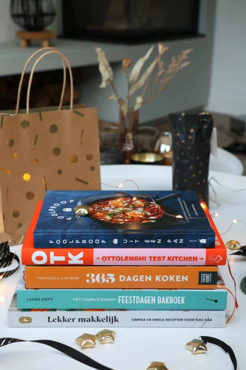 Kookboeken voor de feestdagen Lekker Makkelijk van Uit Paulines keuken