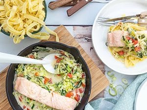 Romige tagliatelle met zalm en prei