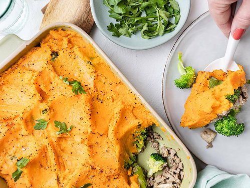 Broccoli zoete aardappel ovenschotel met gehakt