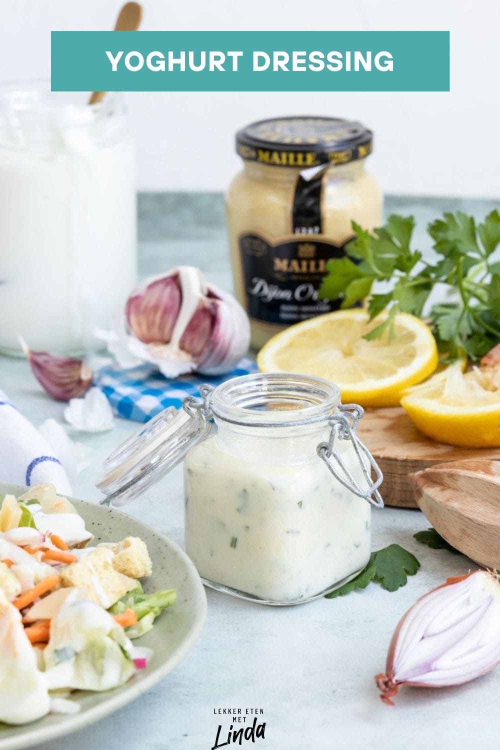 Yoghurt dressing maken